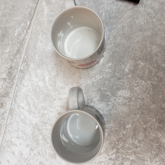 Betty Boop Lot - Lunch Box, 2 Mugs, and Wallet - Picture 6 of 9